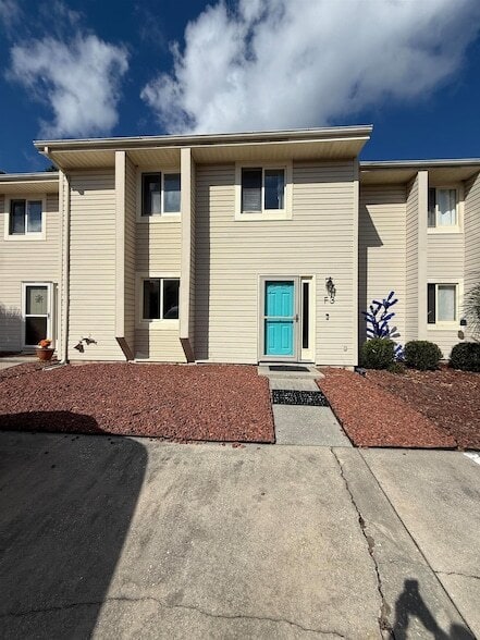 property at 951 Plantation Dr