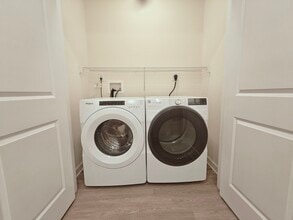 Springhouse Square in Charlotte, NC - Building Photo - Building Photo