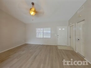 14004 Basin St in Tampa, FL - Building Photo - Building Photo