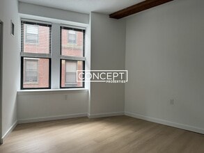 1200 Adams St, Unit 303 in Boston, MA - Foto de edificio - Building Photo