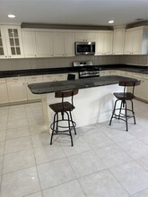 130 Huntsbridge Rd-Unit -1 in Yonkers, NY - Building Photo - Building Photo