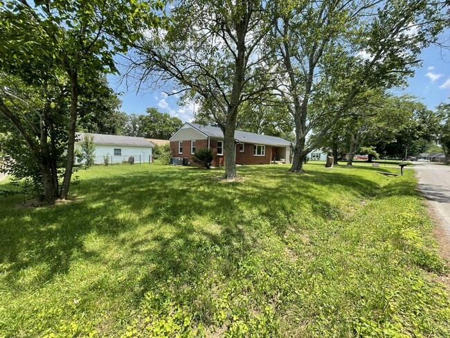 600 Glendale Pl in Tullahoma, TN - Building Photo - Building Photo