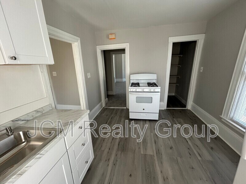 829 Broadway in Chelsea, MA - Building Photo