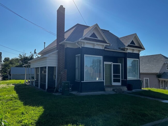 property at 727 SW 1st St