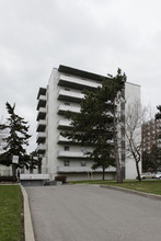 707-711 Finch Ave W in Toronto, ON - Building Photo - Building Photo