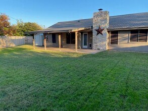 1002 Creekbend Cv in Pflugerville, TX - Building Photo - Building Photo