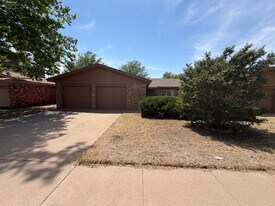 7008 Utica Ave in Lubbock, TX - Building Photo
