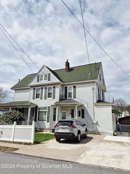 109 Salem Ave, Unit 1Fl in Carbondale, PA - Foto de edificio - Building Photo