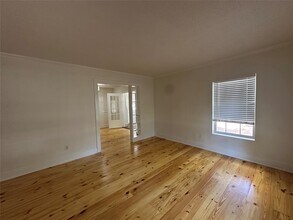 1036 Hathaway St in La Marque, TX - Building Photo - Building Photo