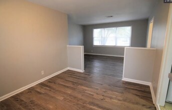 1201 Buckingham Dr in Montgomery, AL - Foto de edificio - Building Photo