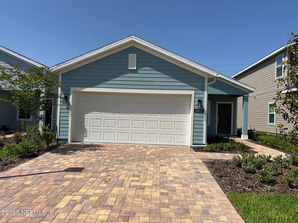 3064 ADELAIDE Rd in Green Cove Springs, FL - Building Photo