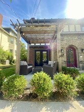 3514 Mooney Ave, Unit 1 in Cincinnati, OH - Foto de edificio - Building Photo