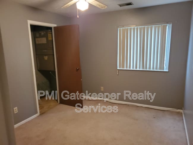 property at 7226 Creekview Dr