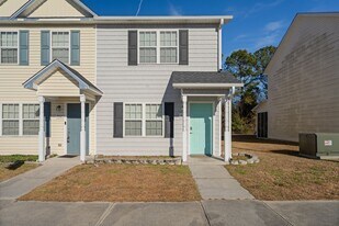 2000 Grandeur Ave in Jacksonville, NC - Building Photo