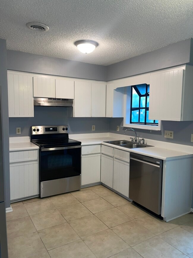 4147 Spirea Dr, Unit D