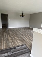 925 Skeet Club Rd in High Point, NC - Building Photo - Building Photo