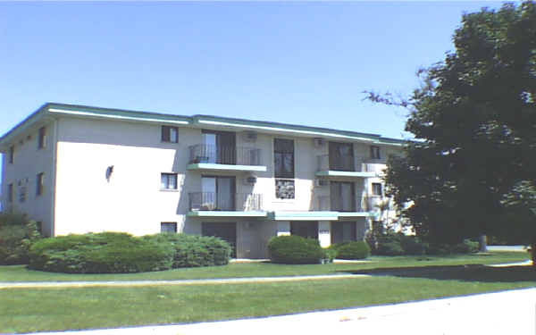 8333-8337 Captons Ln in Darien, IL - Building Photo - Building Photo