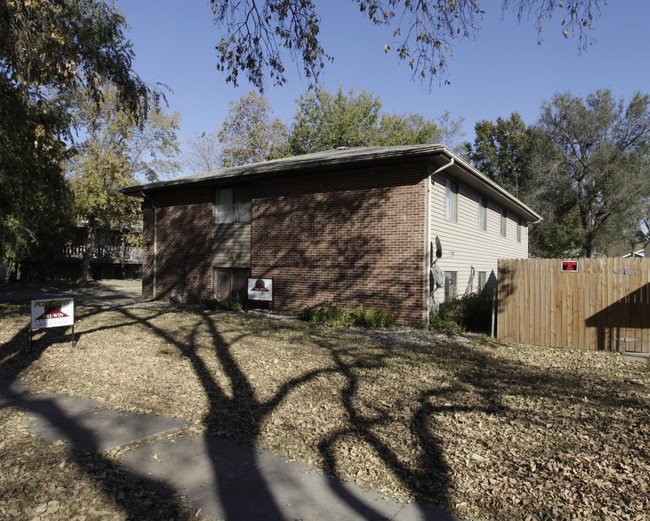 2438 S 10th St in Lincoln, NE - Building Photo - Building Photo