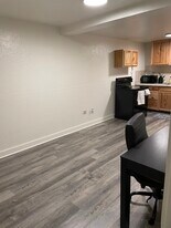 208 W Elm Ave, Unit Lower Apt in Stillwater, OK - Building Photo