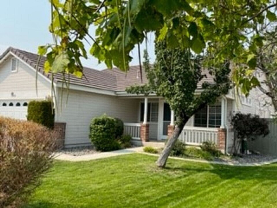 9689 Northrup Dr in Reno, NV - Building Photo