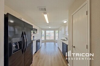 1402 Misty Meadow Dr in Midlothian, TX - Building Photo - Building Photo