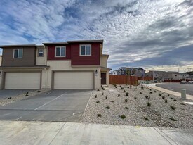 821 Congaree Ln in Redding, CA - Building Photo