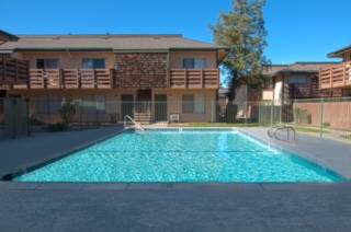 Creekside Apartments in Fresno, CA - Building Photo - Building Photo