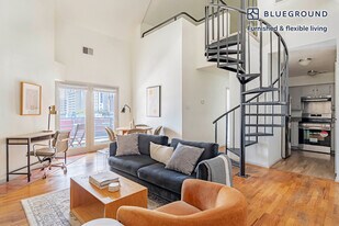 301 E 4th St in Austin, TX - Building Photo