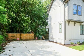 910 Spruce St in Durham, NC - Building Photo - Building Photo