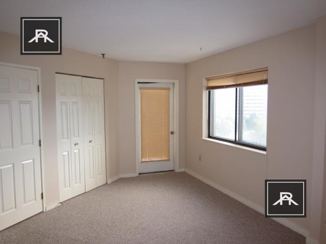 90 Quincy Shore Dr in Quincy, MA - Building Photo - Building Photo