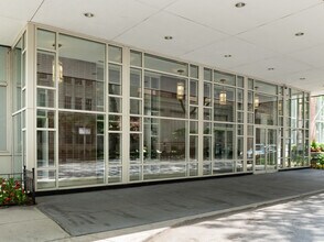 Ambassador House Condos in Chicago, IL - Building Photo - Building Photo