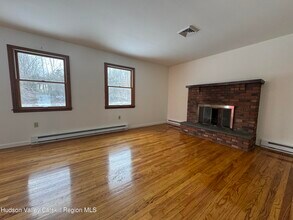 1220 Co Rte 22 in Ghent, NY - Building Photo - Building Photo