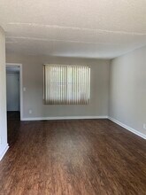 6236 Autlan Dr in Jacksonville, FL - Building Photo - Building Photo