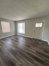 18312 Mapleboro Ave in Maple Heights, OH - Foto de edificio - Building Photo