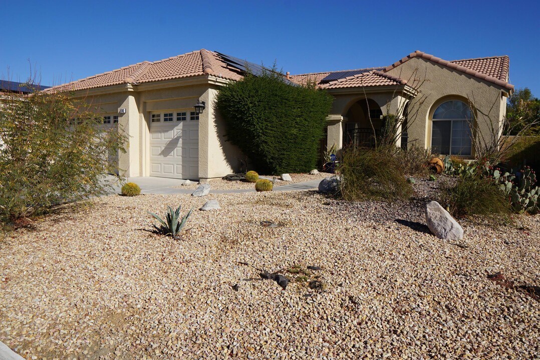 27742 Valencia St in Cathedral City, CA - Building Photo