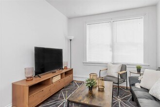 738 DeMun in Clayton, MO - Building Photo - Building Photo