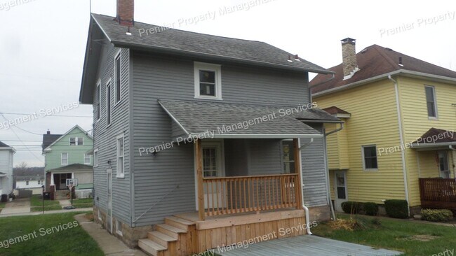 1049 Adams St in New Castle, PA - Building Photo - Building Photo