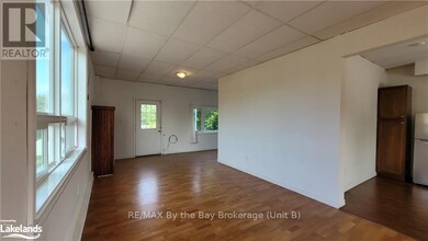 280-280 River Rd E in Wasaga Beach, ON - Building Photo - Building Photo