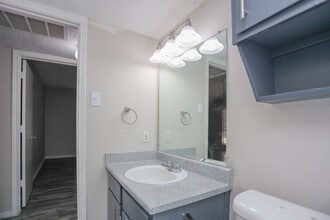 500 Flats in Fort Worth, TX - Foto de edificio - Interior Photo