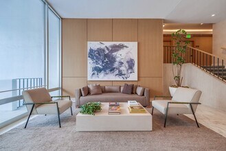 999 N Doheny Dr, Unit 302 in West Hollywood, CA - Building Photo - Building Photo