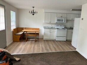 39 Sugar Maple Ln, Unit 1 in Chesterfield, NH - Foto de edificio - Building Photo