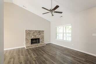 103 Longfellow Ln in Greenfield, IN - Building Photo - Building Photo