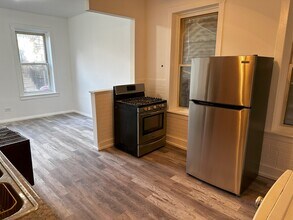 2222 W 19th St in Chicago, IL - Building Photo - Building Photo