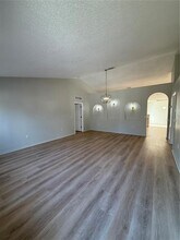 12052 Villa Rd in Spring Hill, FL - Building Photo - Building Photo