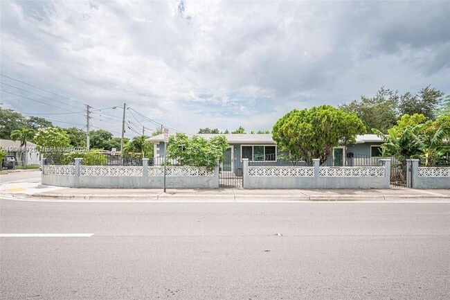 property at 5206 N Miami Ave