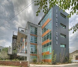 536 Selma St, Unit Apt B in Savannah, GA - Building Photo - Building Photo