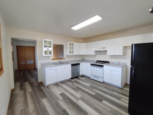 221 N Broad St in Griffith, IN - Building Photo - Building Photo