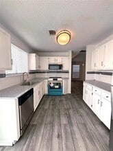 10320 Wood Heights Dr in Dallas, TX - Building Photo - Building Photo