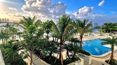 1000 West Ave in Miami Beach, FL - Building Photo - Building Photo