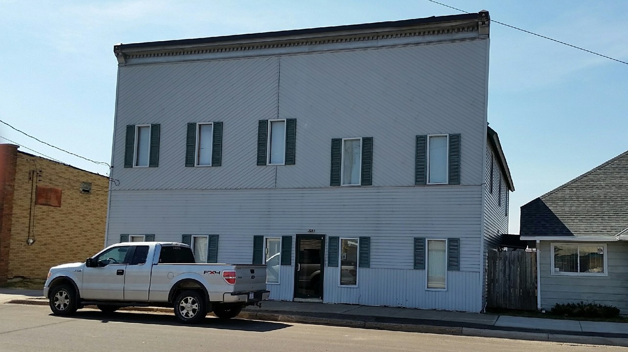 105 S Cedar St in Ewen, MI - Building Photo